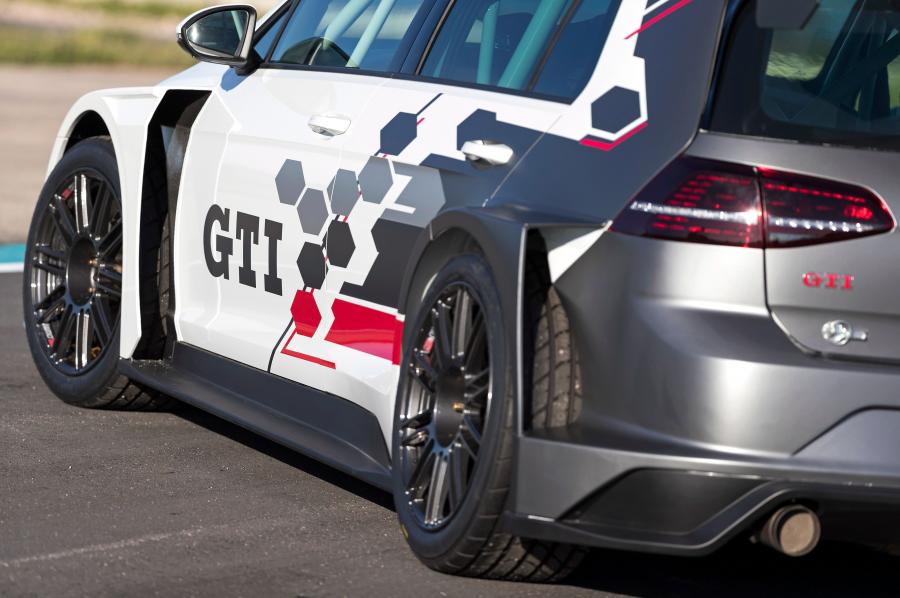 Детали экстерьера Volkswagen Golf GTI TCR 2017 года  (фото 2 из 33)